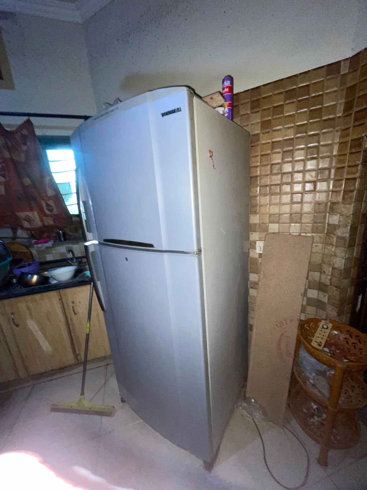 Toshiba hybrid plasma fridge with automatic ice maker