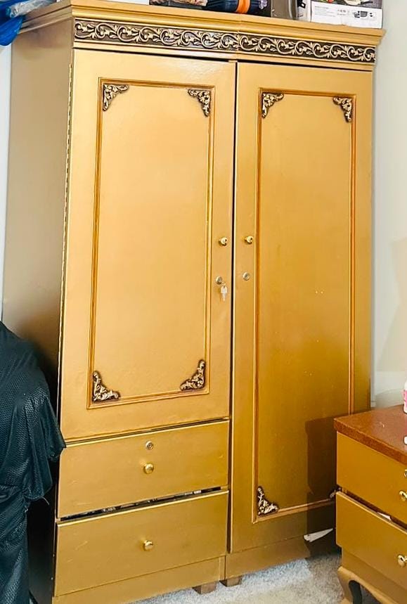 Golden wood furniture set