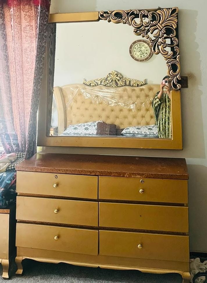 Golden wood furniture set