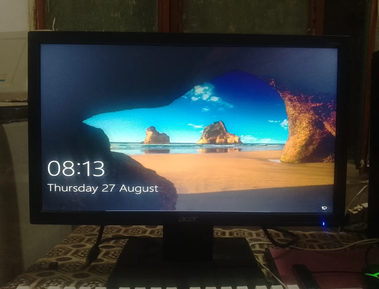 Acer  V196HQL  18.3