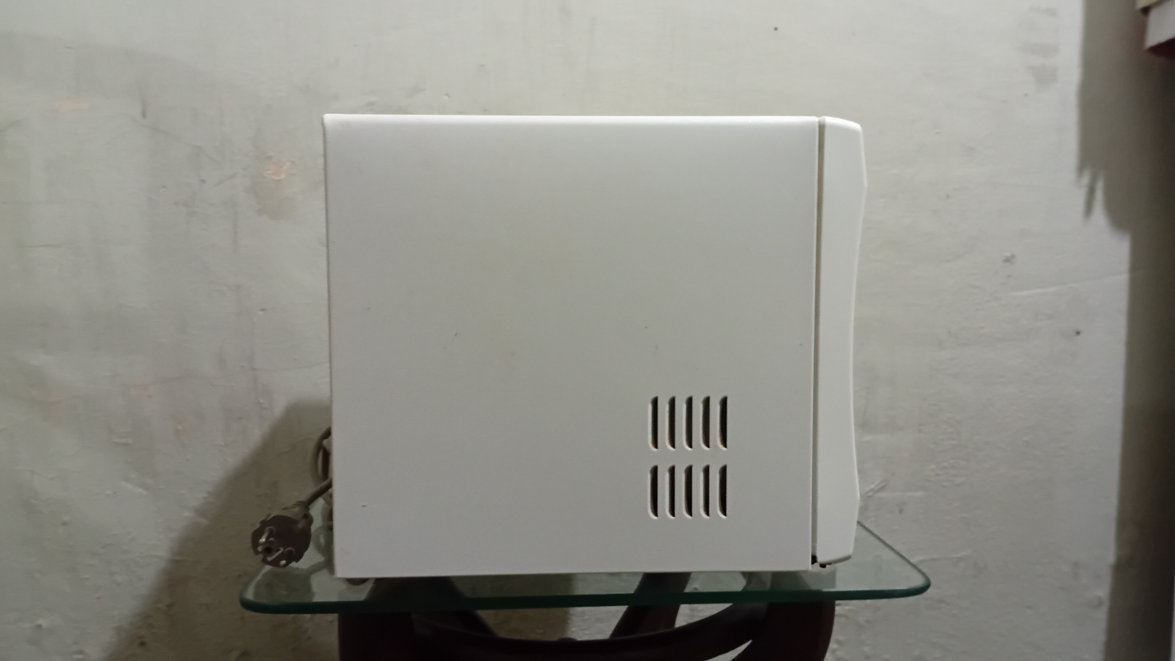 MICROWAVE OVEN