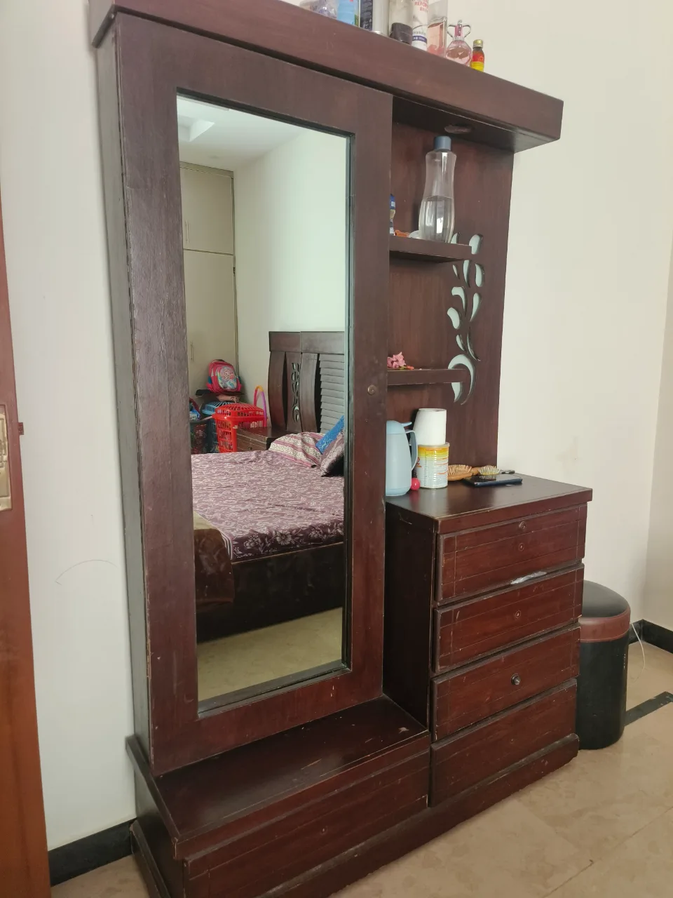 Bed set with side tables and dressing table