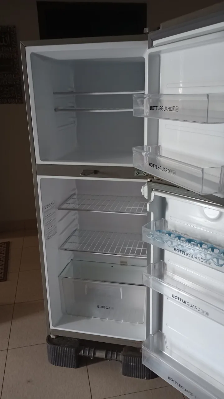 Haier Refrigerator HRF-246 EBD (Mettalic)