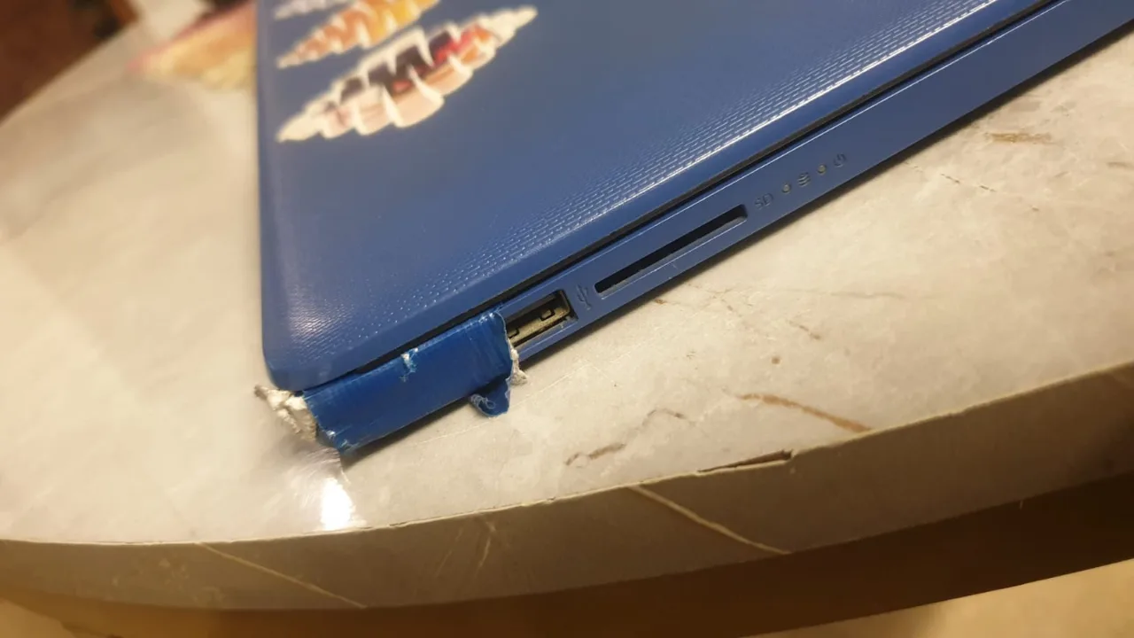 hp laptop 14-cm0xxx-AMD A4, 4 GB Ram, 64 GB SSDwindows 10 pro and