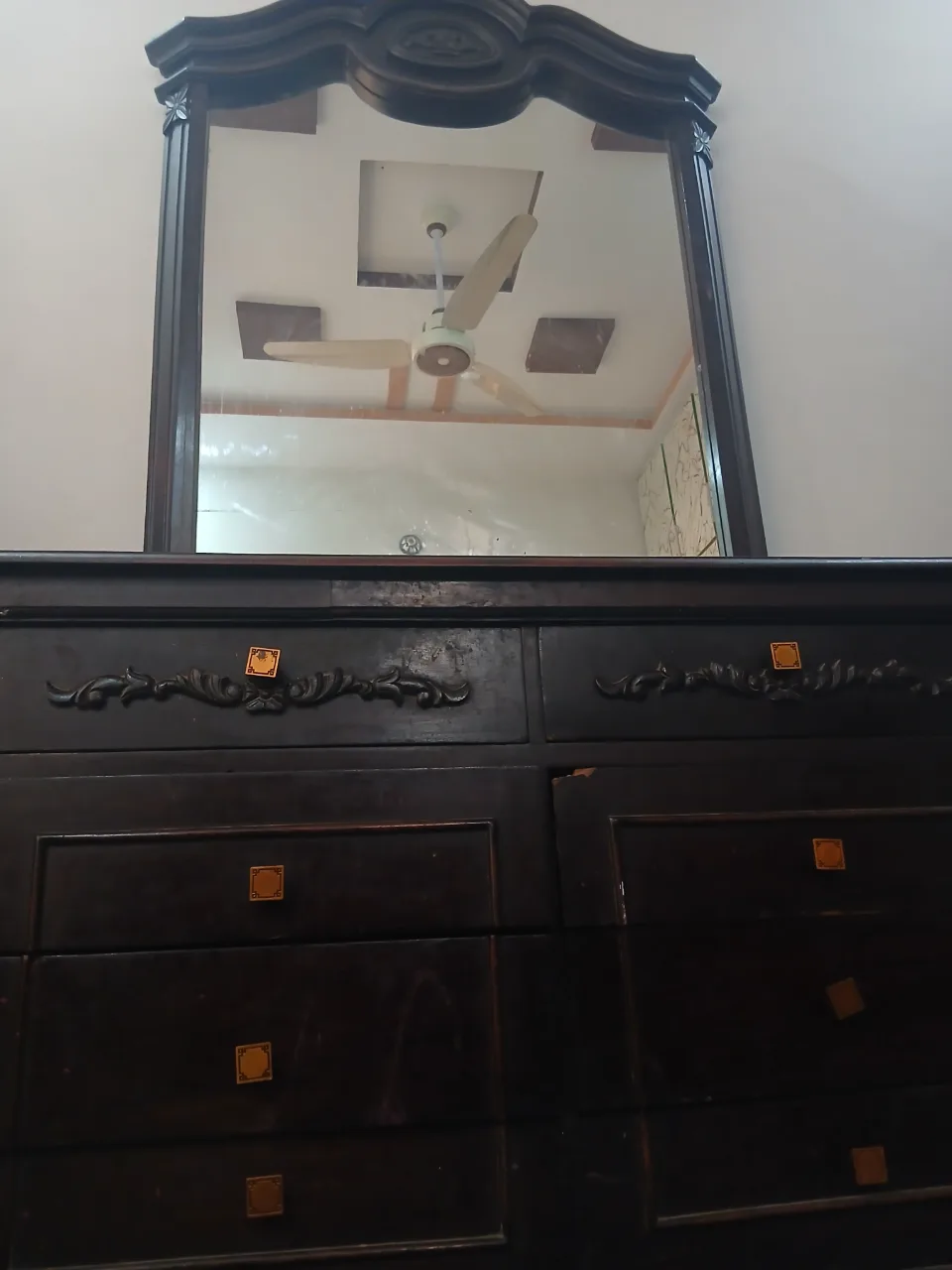 Dressing table